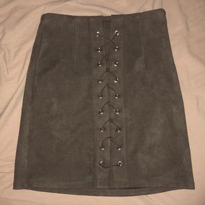 Zip faux suede skirt